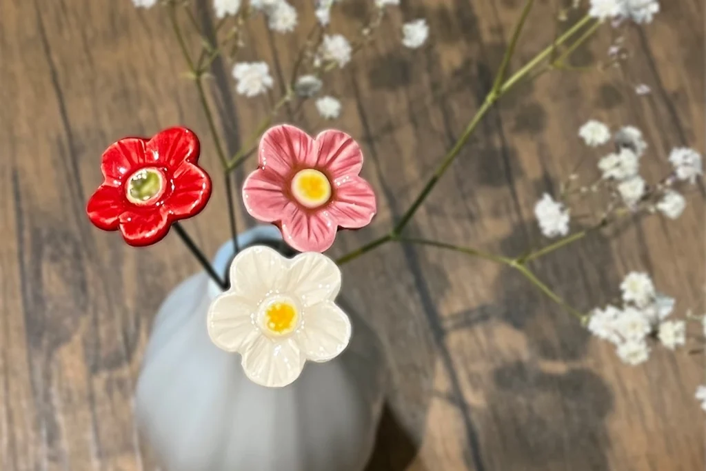 陶器のお花ストロベリーフラワー