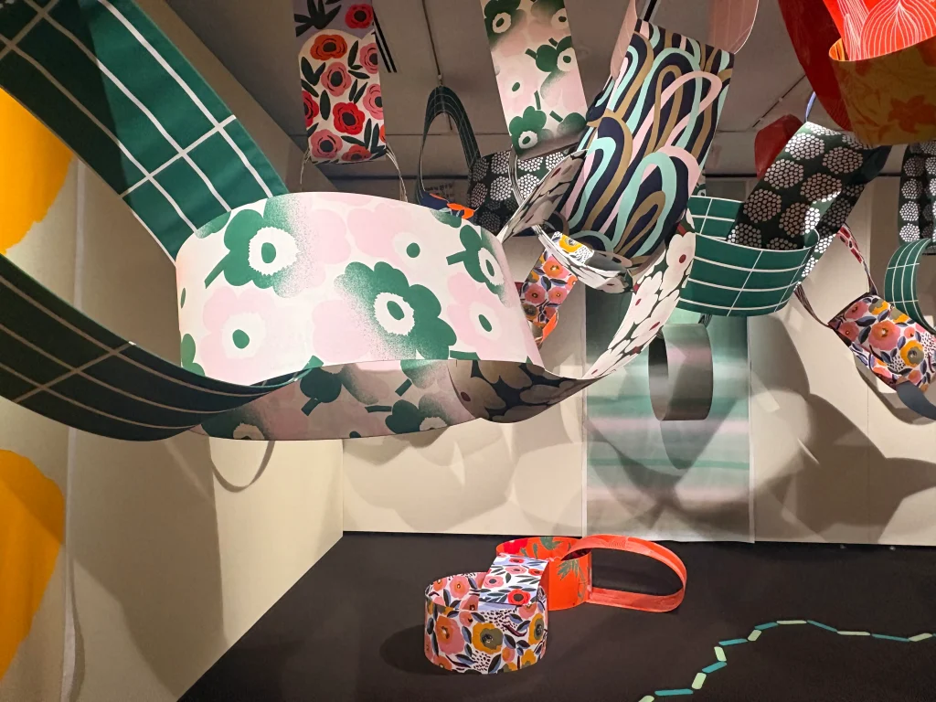 『マリメッコ展 模様の力』に行ってきたよ! 16 インスタレーション1